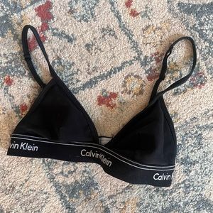 Womens gently used Calvin Klein bra